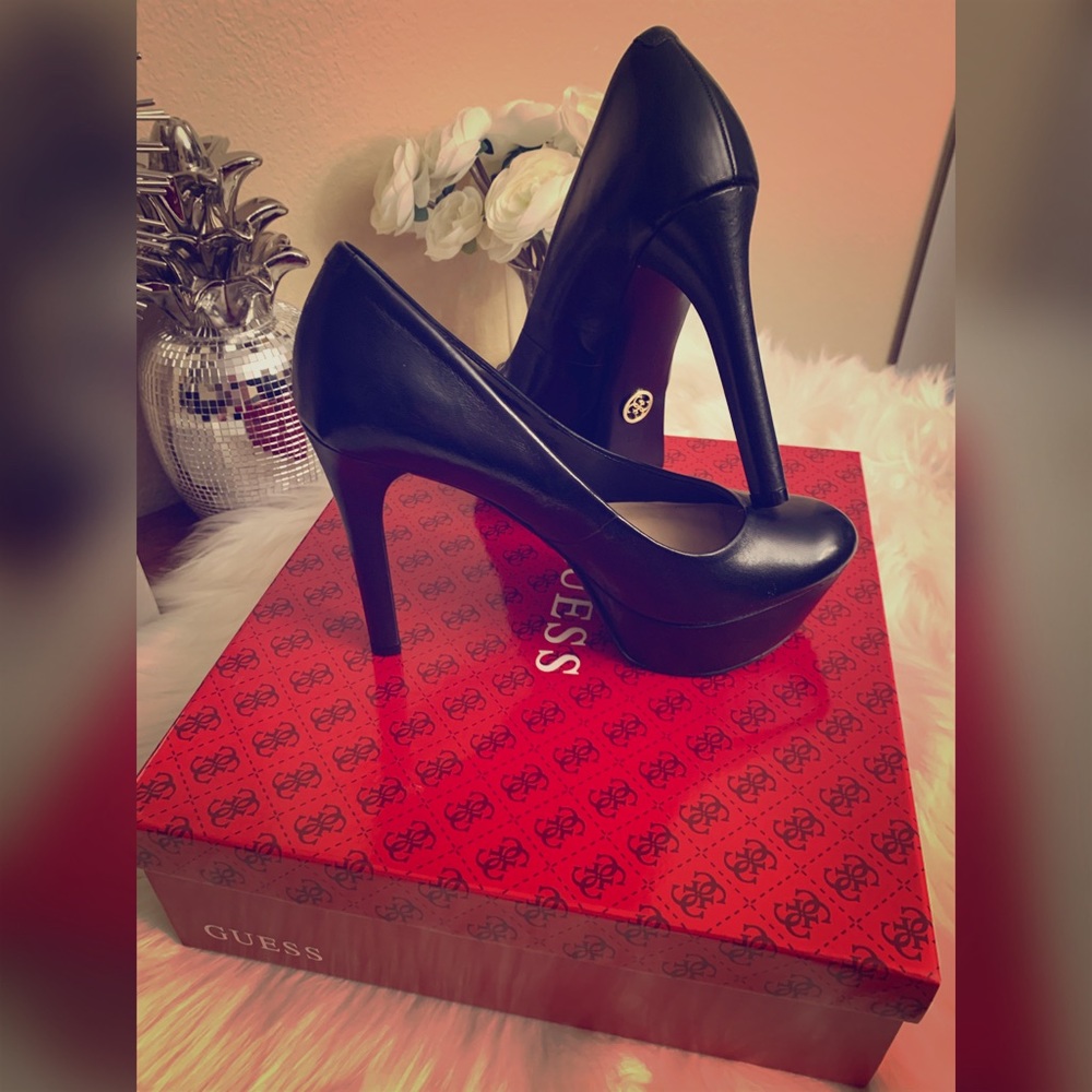 Guess Black Classic Pump Heel Size 8 1/2